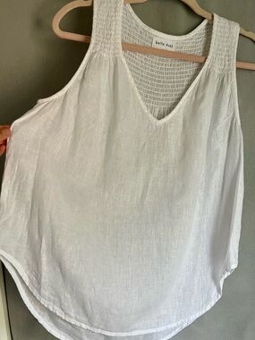 Bella White 100% Linen Sleeveless Blouse Tank Top Smocked Yoke V-Neck Medium